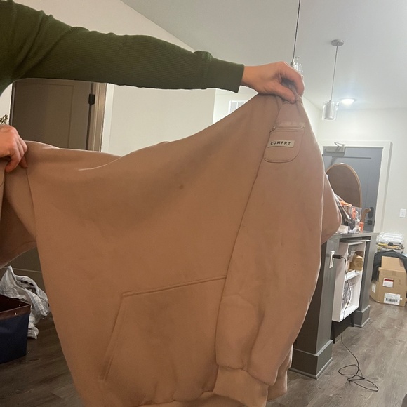 comfrt travel essentials hoodie and sweatpants in stone - Picture 5 of 6